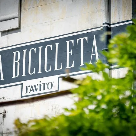 La Bicicleta Ravito Bed & Breakfast